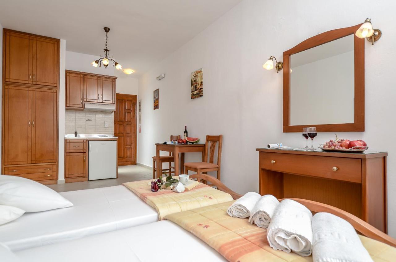 Dolphin Studios Agia Anna  Esterno foto